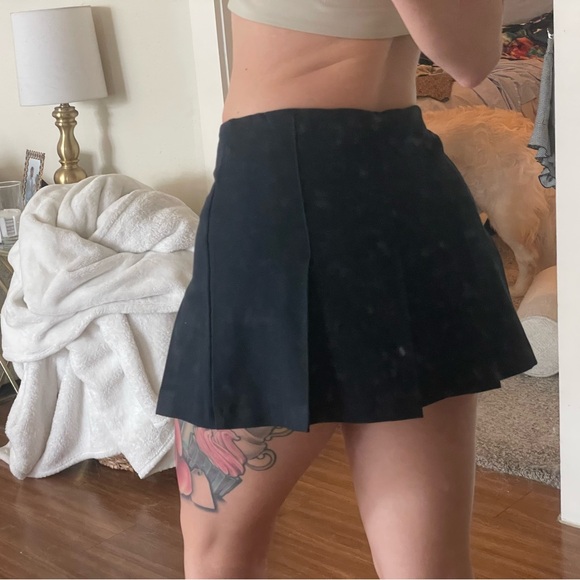 Abercrombie & Fitch Black Mini Skirt - Picture 2 of 3